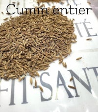 a bag of cumm enterer with the words fit sant written on it