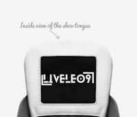 a black and white shoe with the word liveleo on it