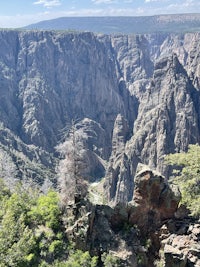 a view of the black canyon from the top of a cliff