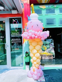 Ice Cream Balloon Sculpture 